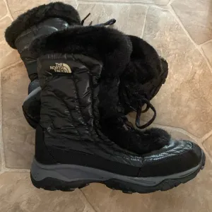 THE NORTH FACE WINTER BOOTS SIZE 7🥰🥰