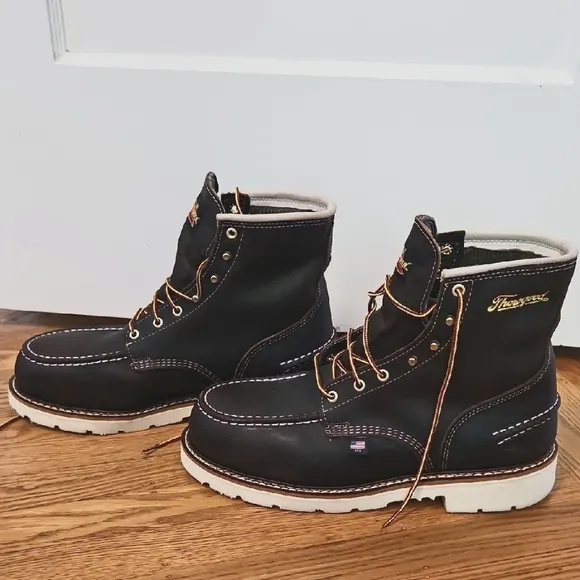 Thorogood Men' Steel Toe Leather Boots Size 10.5