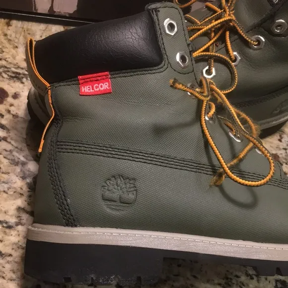 Timberland Helcor Olive Green Waterproof Insulated Reflective Boots size 5Y