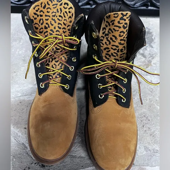 Timberland Light Brown Leather Boots With Animal Print Tongue Size 9 Men