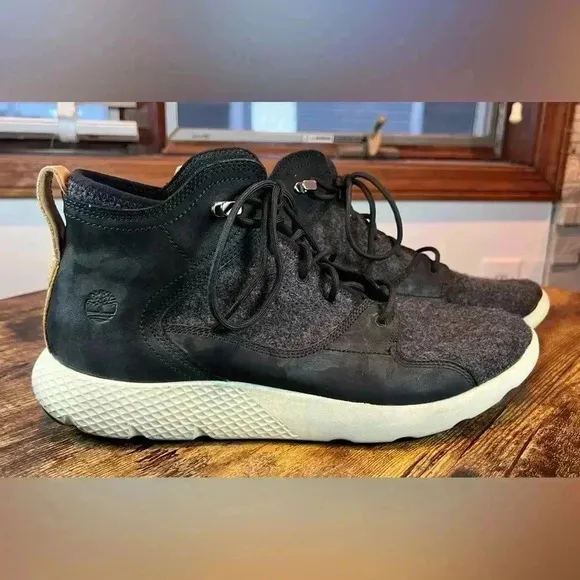 Timberland | men’s Flyroam Chukka boots. Size: 11.5