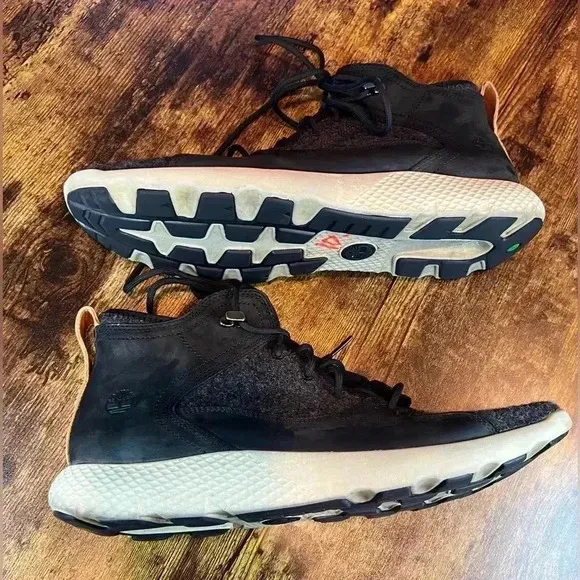 Timberland | men’s Flyroam Chukka boots. Size: 11.5