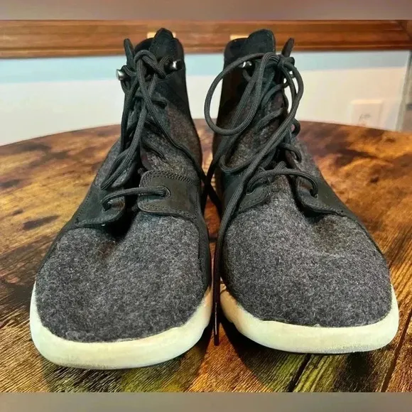 Timberland | men’s Flyroam Chukka boots. Size: 11.5