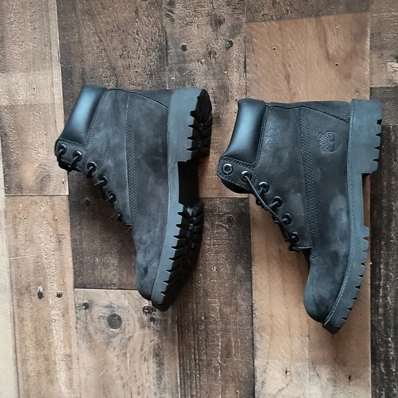 Timberland Primaloft 200gram Black Leather Waterproof Boots sz 4 Big kid