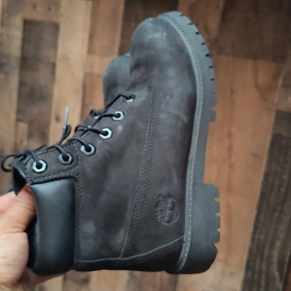 Timberland Primaloft 200gram Black Leather Waterproof Boots sz 4 Big kid