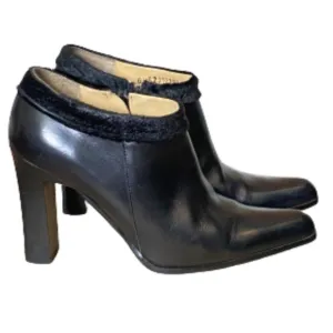 TJ Collection Black leather fur trim heeled ankle boots made in England Size 5