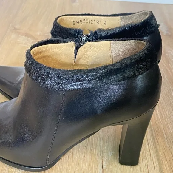 TJ Collection Black leather fur trim heeled ankle boots made in England Size 5