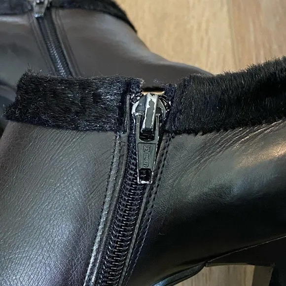 TJ Collection Black leather fur trim heeled ankle boots made in England Size 5