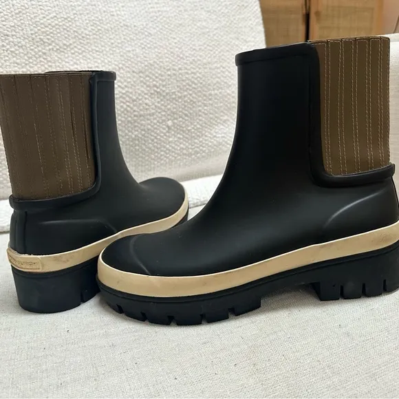 Tory Burch Hurricane Rubber Ankle Lug Boots size 9