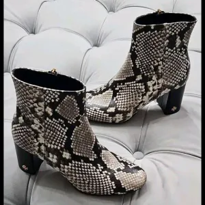Tory Burch Logo Brooke Zip Up Short Booties Snake Print Leather Womens Shoes 5.5