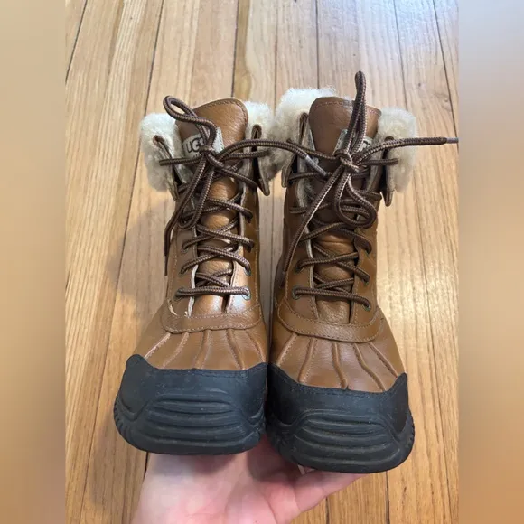 UGG Adirondack Genuine Sheepskin Shearling-Lined Leather Boots Size 5.5