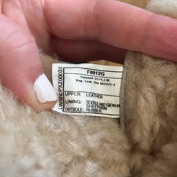 UGG Adirondack Genuine Sheepskin Shearling-Lined Leather Boots Size 5.5