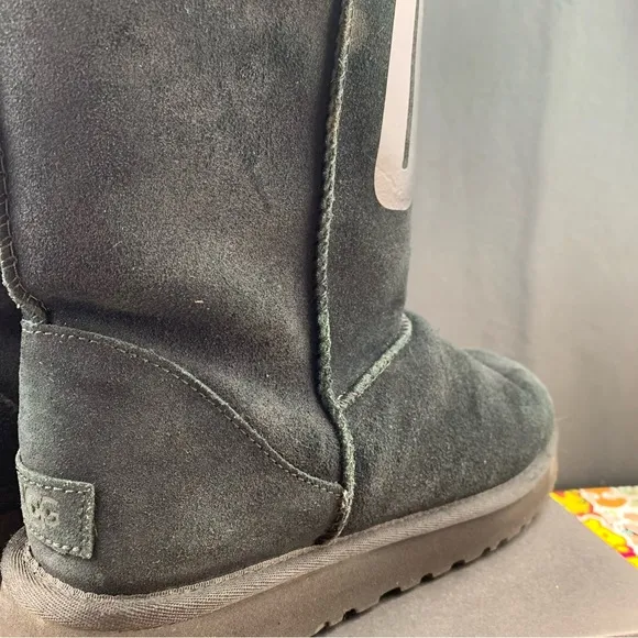 UGG All Black Fur Logo Boots Size 8 Women's
