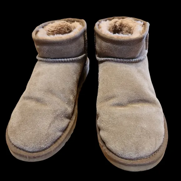 Ugg Ankle Boots Size 9