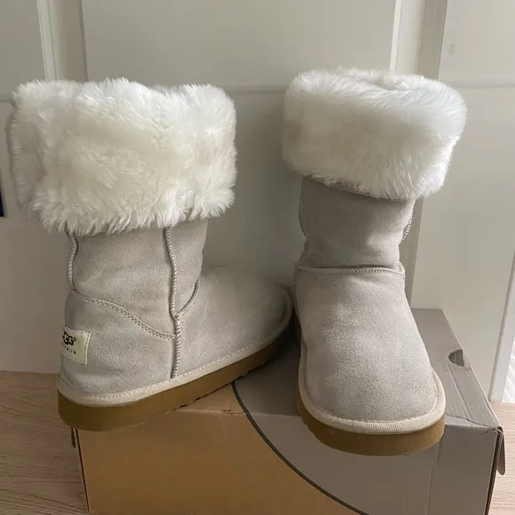 UGG Australia Classic Boots - Women Sz 7