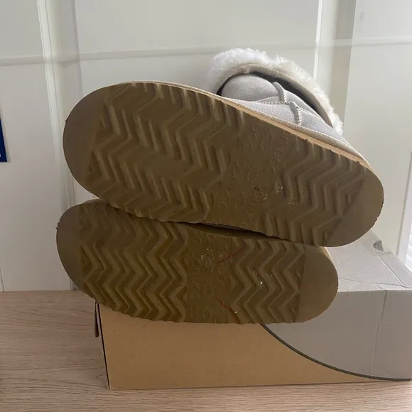 UGG Australia Classic Boots - Women Sz 7