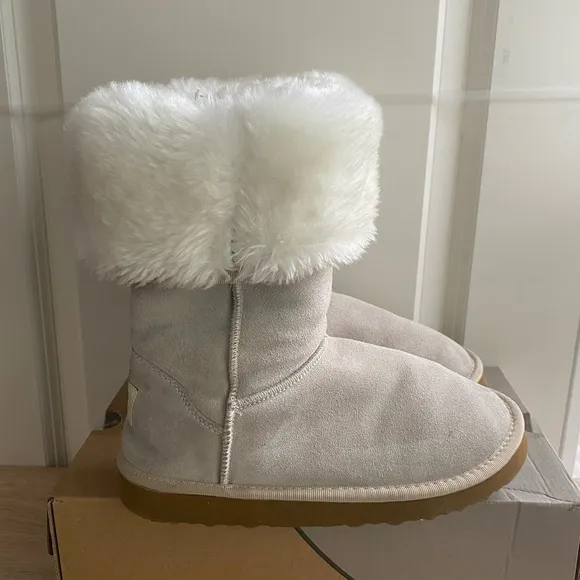 UGG Australia Classic Boots - Women Sz 7