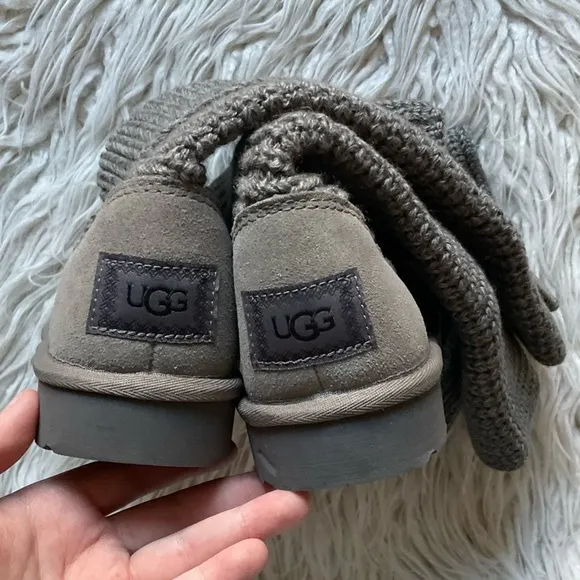 UGG Australia Classic Gray Cardy Winter Wool Knit Button Boots EUC Size 6