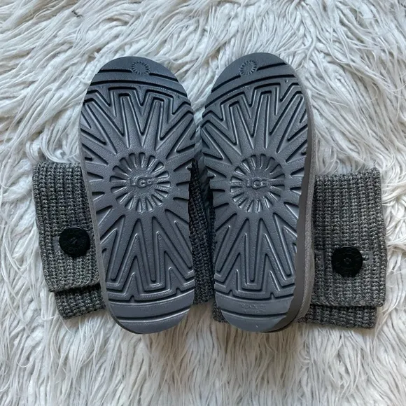 UGG Australia Classic Gray Cardy Winter Wool Knit Button Boots EUC Size 6