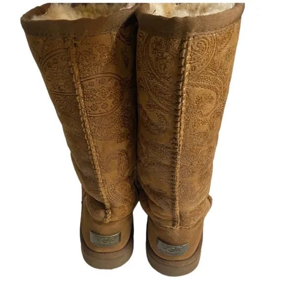 UGG Australia Classic Tall Sheepskin Winter Boots Sz 6 Paisley Chestnut Brown