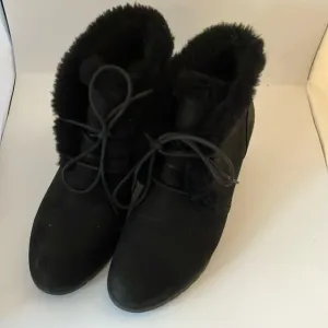 UGG Australia Jeovana Boots Black Suede Waterproof WP 1017421 Wedge Lace Up sz 9