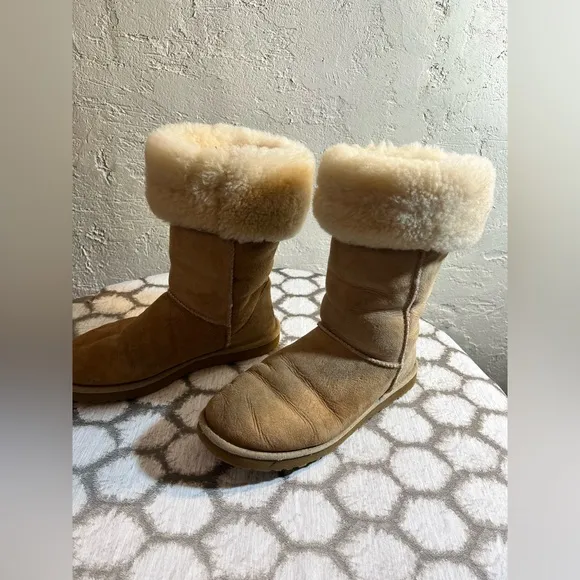 UGG Australia Tan Shearling Boots
