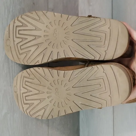 Ugg Australia Women Classic Flora Perf Short Sheepskin Boots shoes sz 8