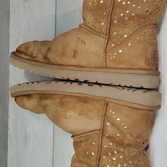 Ugg Australia Women Classic Flora Perf Short Sheepskin Boots shoes sz 8