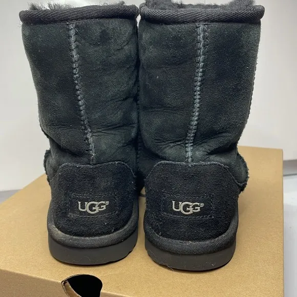 Ugg Australia Women Suede boots shoes sz 37