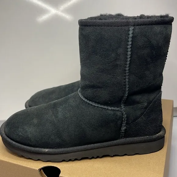 Ugg Australia Women Suede boots shoes sz 37