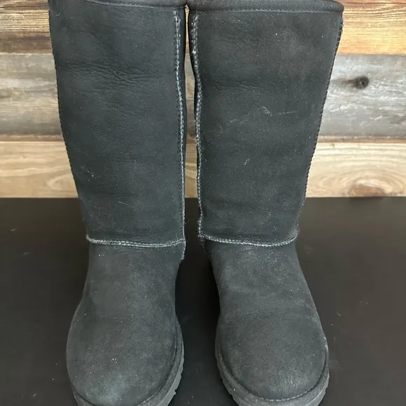 Ugg Australia Women's 5815 Classic Tall Boots Sheepskin US 6 Black Lined