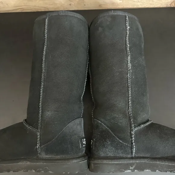 Ugg Australia Women's 5815 Classic Tall Boots Sheepskin US 6 Black Lined