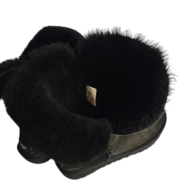 UGG Australia Women's Black Suede/fur Bailey Button II Boots Size 7