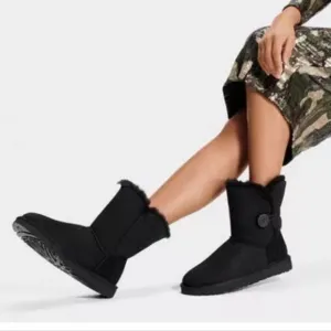 UGG Australia Women's Black Suede/fur Bailey Button II Boots Size 7