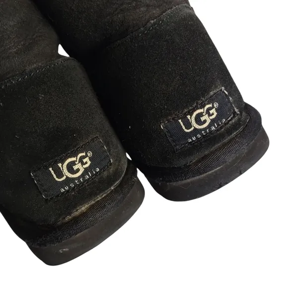 UGG Australia Women's Black Suede/fur Bailey Button II Boots Size 7