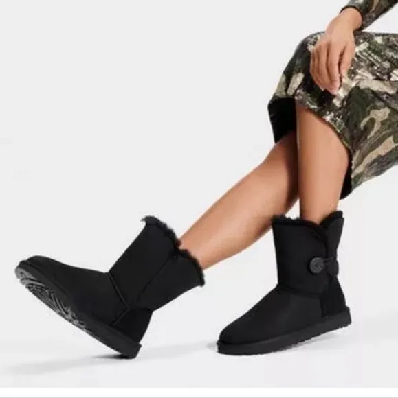 UGG Australia Women's Black Suede/fur Bailey Button II Boots Size 7