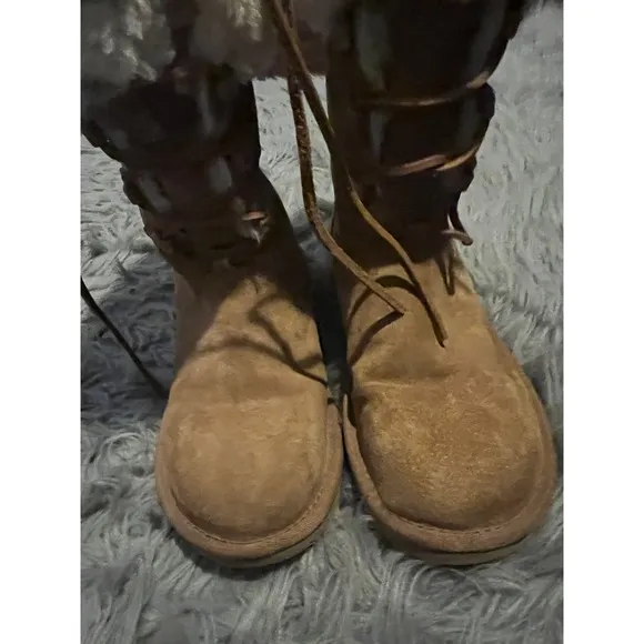 UGG Australia Women's Montclair 1892 Style Chestnut Lace Up  Suede Boots Size 6