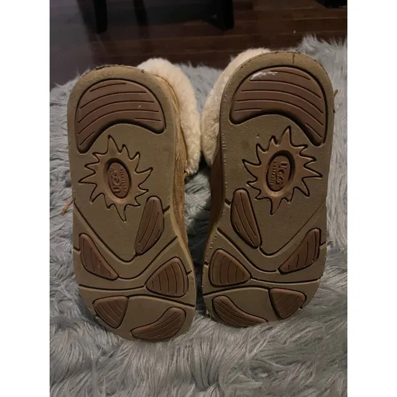 UGG Australia Women's Montclair 1892 Style Chestnut Lace Up  Suede Boots Size 6