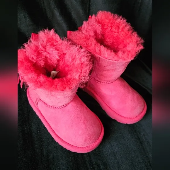 UGG Bailey Bow II Boot Pink Girls Fur with Bows Size 8