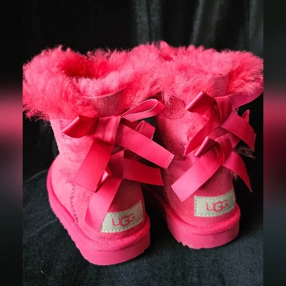 UGG Bailey Bow II Boot Pink Girls Fur with Bows Size 8