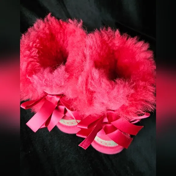 UGG Bailey Bow II Boot Pink Girls Fur with Bows Size 8
