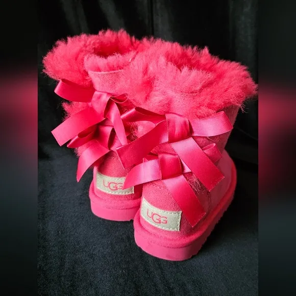 UGG Bailey Bow II Boot Pink Girls Fur with Bows Size 8
