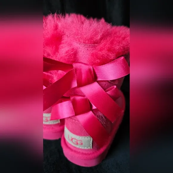 UGG Bailey Bow II Boot Pink Girls Fur with Bows Size 8