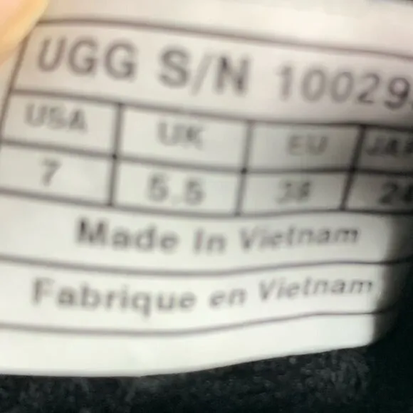 Ugg BAILEY BOW II BOOT Women  Size 7