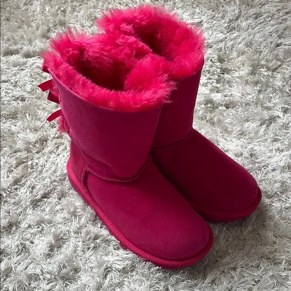 UGG Bailey Bow II pink Boots Size 3