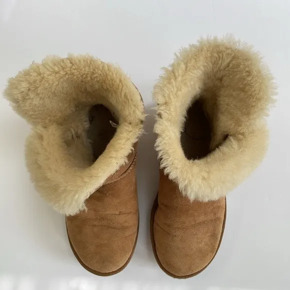UGG Bailey Button II Mid-Calf Sherpa Sheepskin Suede Boots in Chestnut Size 7