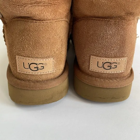UGG Bailey Button II Mid-Calf Sherpa Sheepskin Suede Boots in Chestnut Size 7