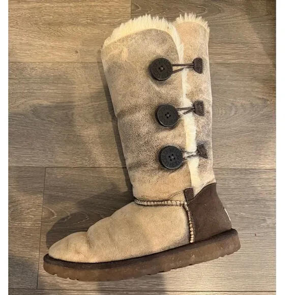 UGG BAILEY BUTTON TRIPLET BOMBER LEATHER BOOTS BROWN 3049 W/BJCN WOMEN SIZE 7
