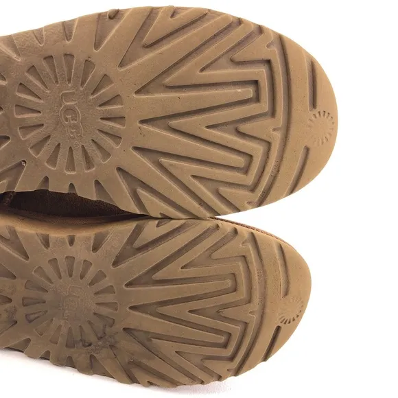 UGG Bailey Button Triplet II Sheepskin Winter Boots 8