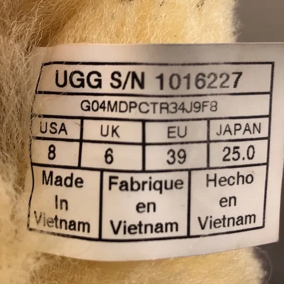 UGG Bailey Button Triplet II Sheepskin Winter Boots 8